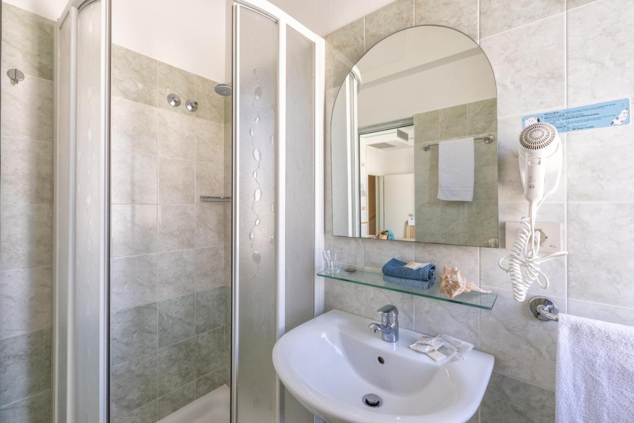 Hotel Caprice B&B - In Centro A Riccione Hotel Riccione