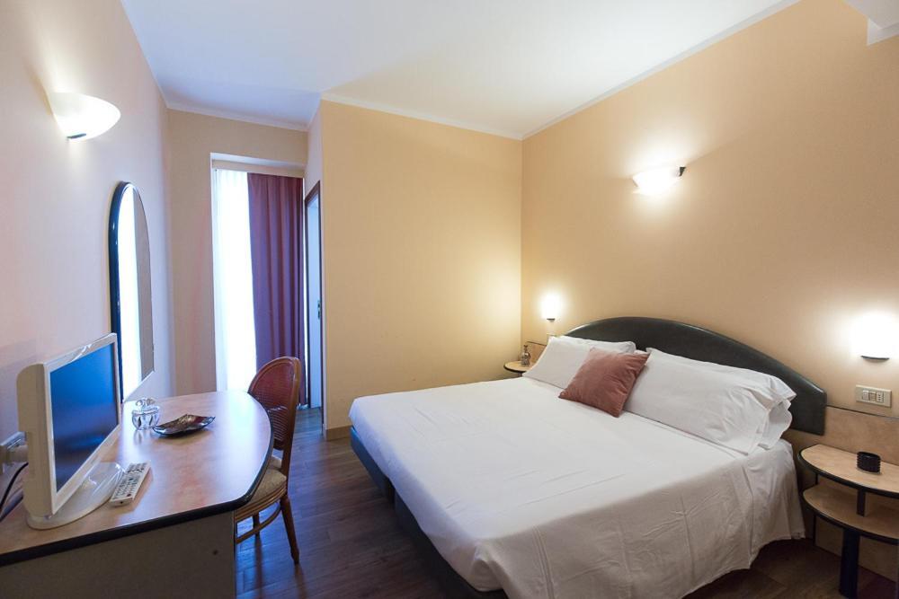 Trevi Riccione, In Centro Sul Mare Con Cucina 3* Riccione