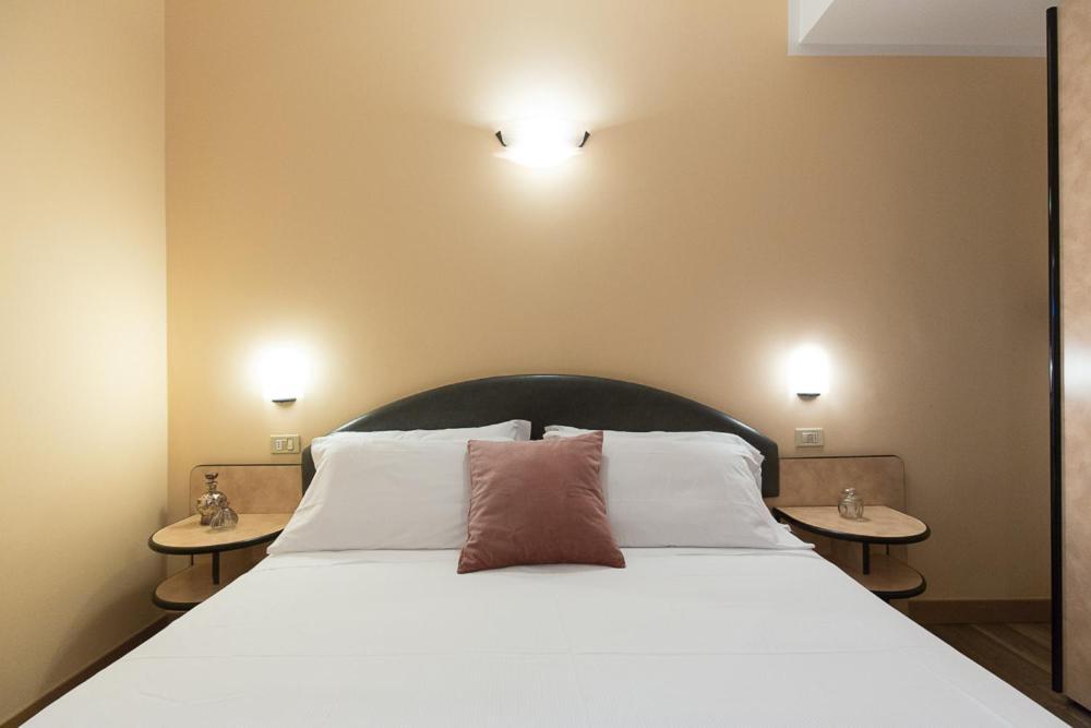 Trevi Riccione, In Centro Sul Mare Con Cucina Hotel