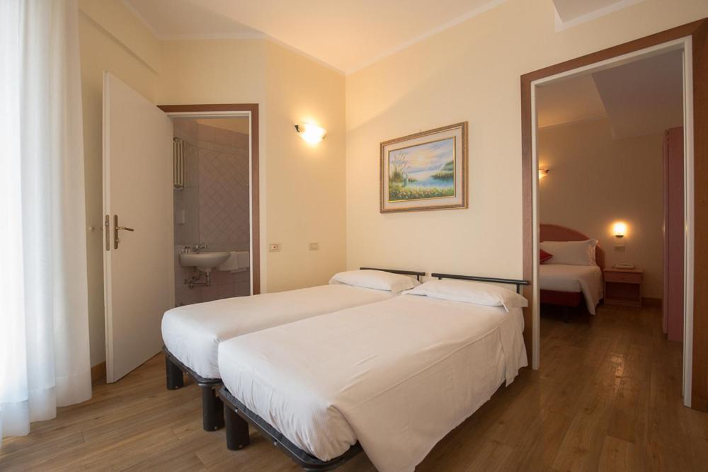Trevi Riccione, In Centro Sul Mare Con Cucina 3*