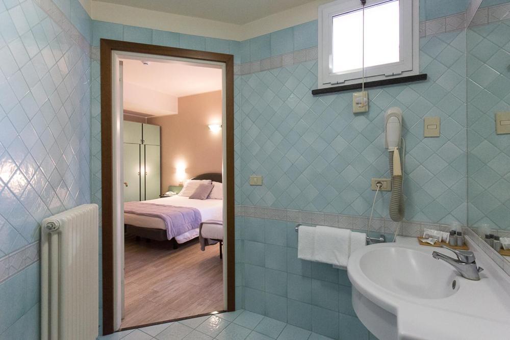 Trevi Hotel
