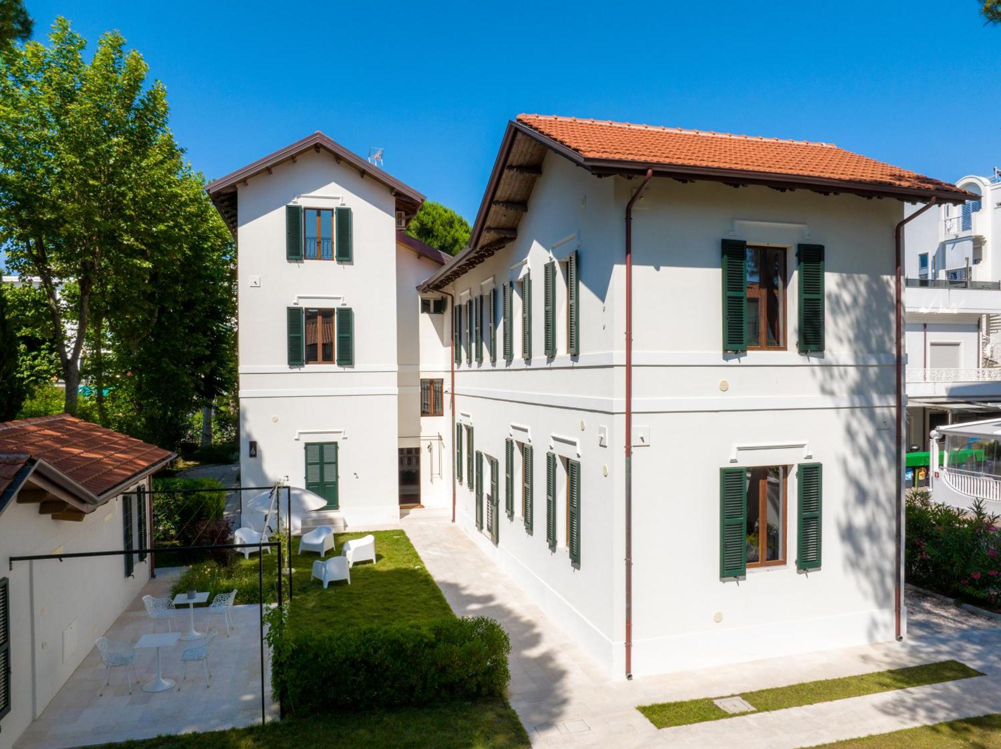 Select & - 4* Riccione
