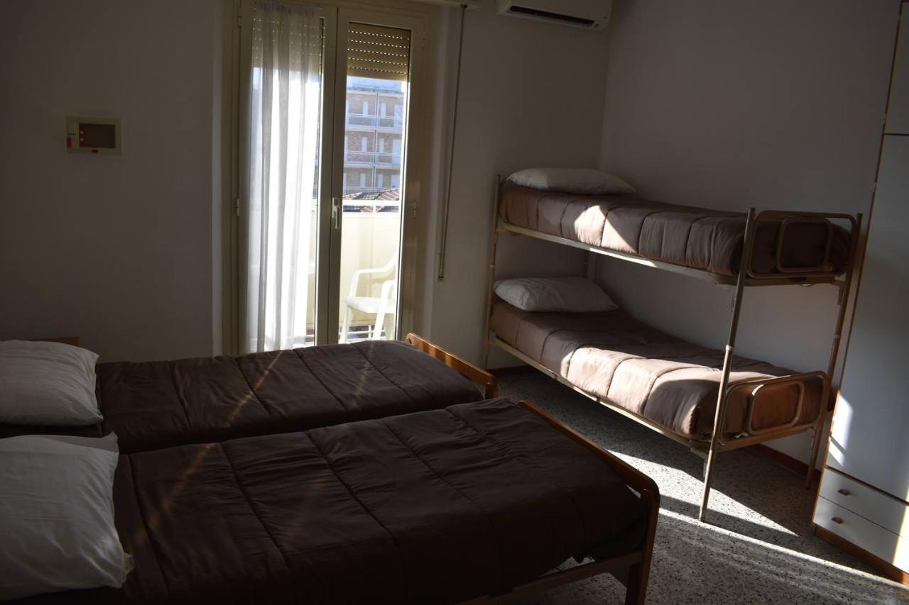 Astor Hotel 2*