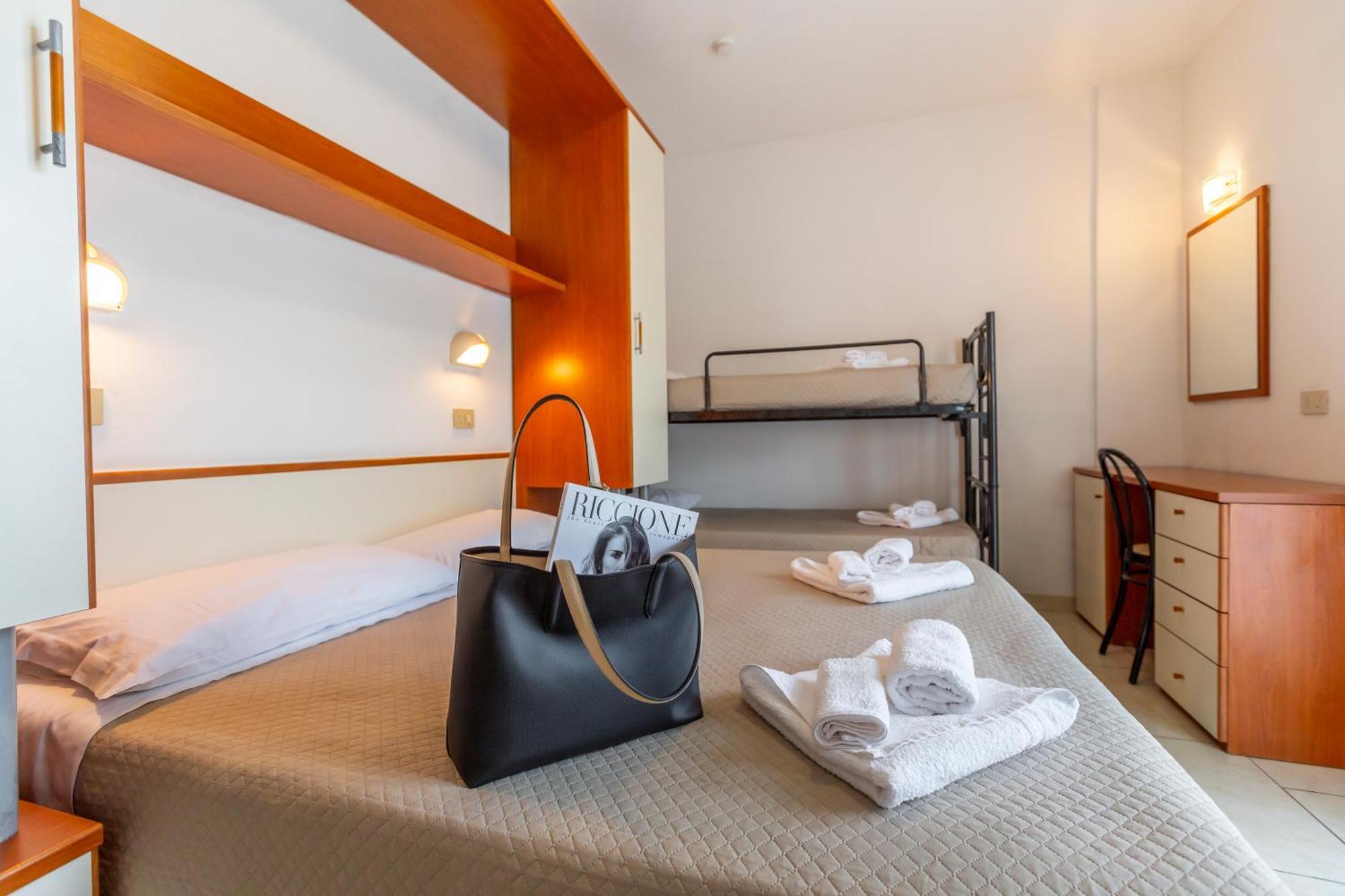 Luana Hotel 2*