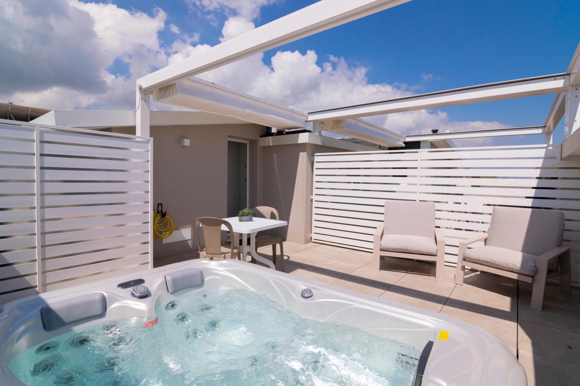 Flow-r Aparthotel