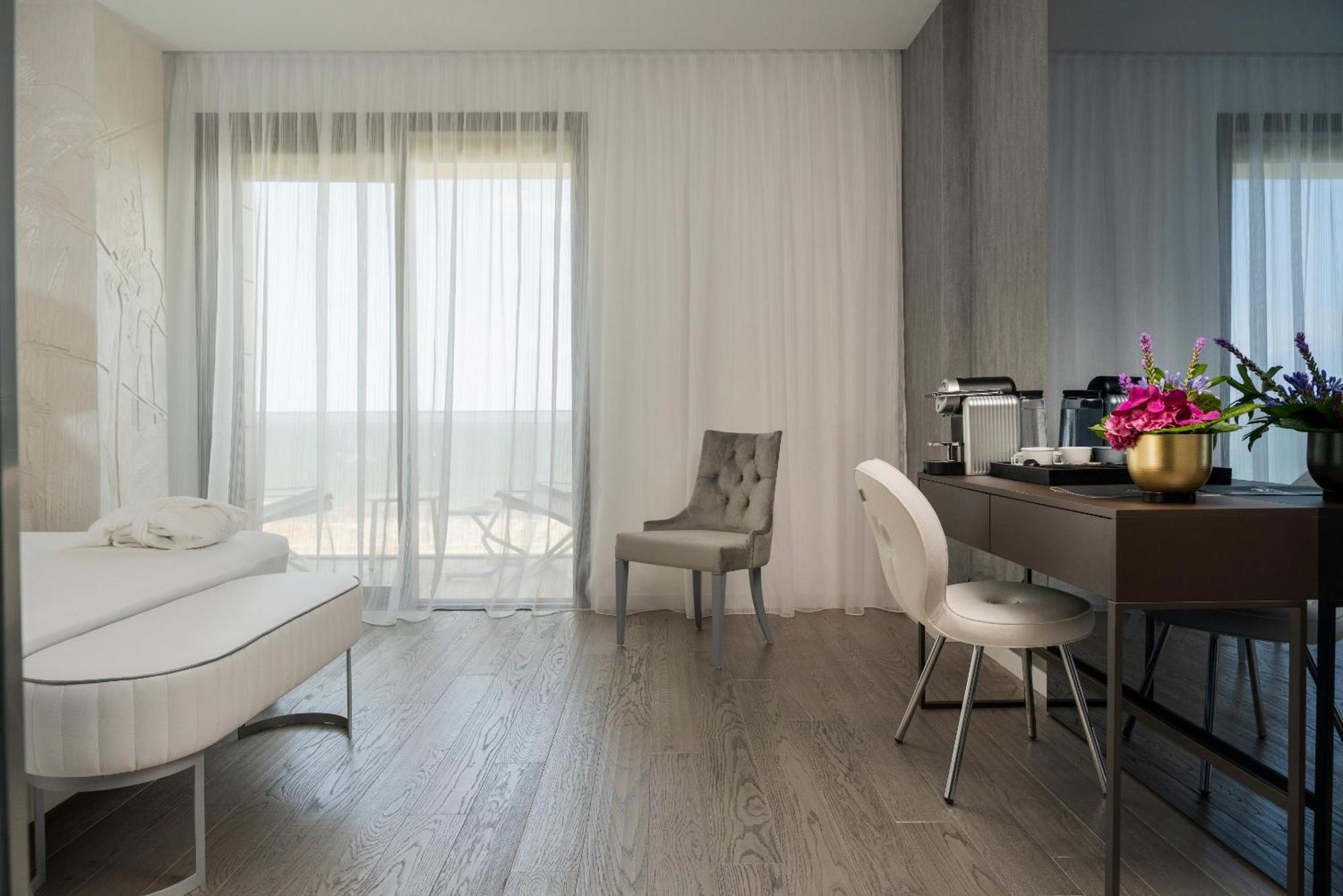 Promenade **** Hotel 5*