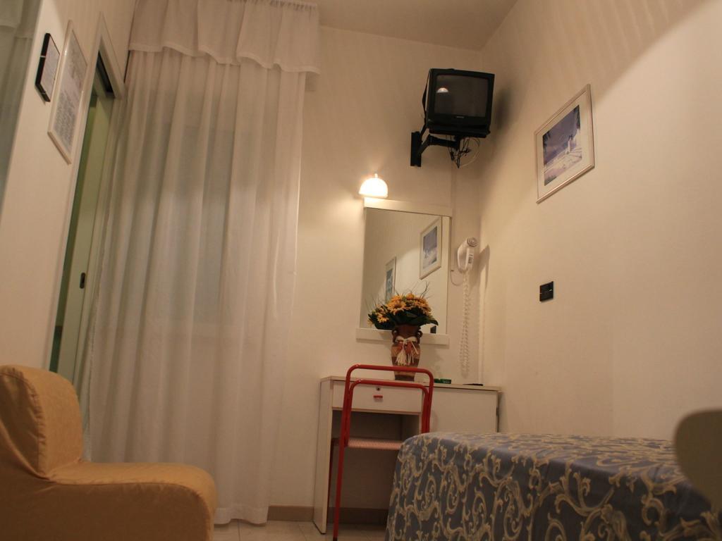 Morena Hotel 2*
