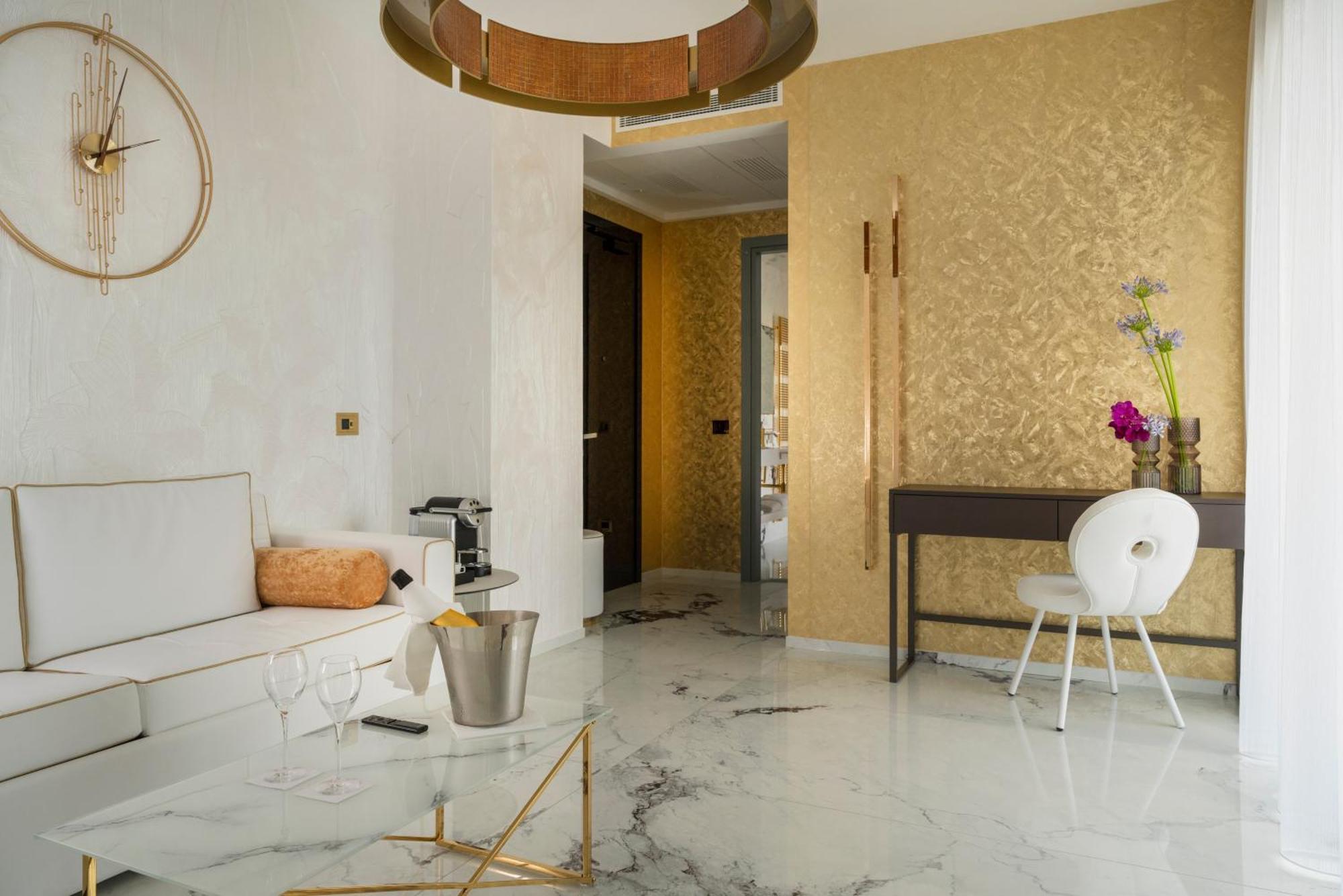 Promenade **** Hotel 5*