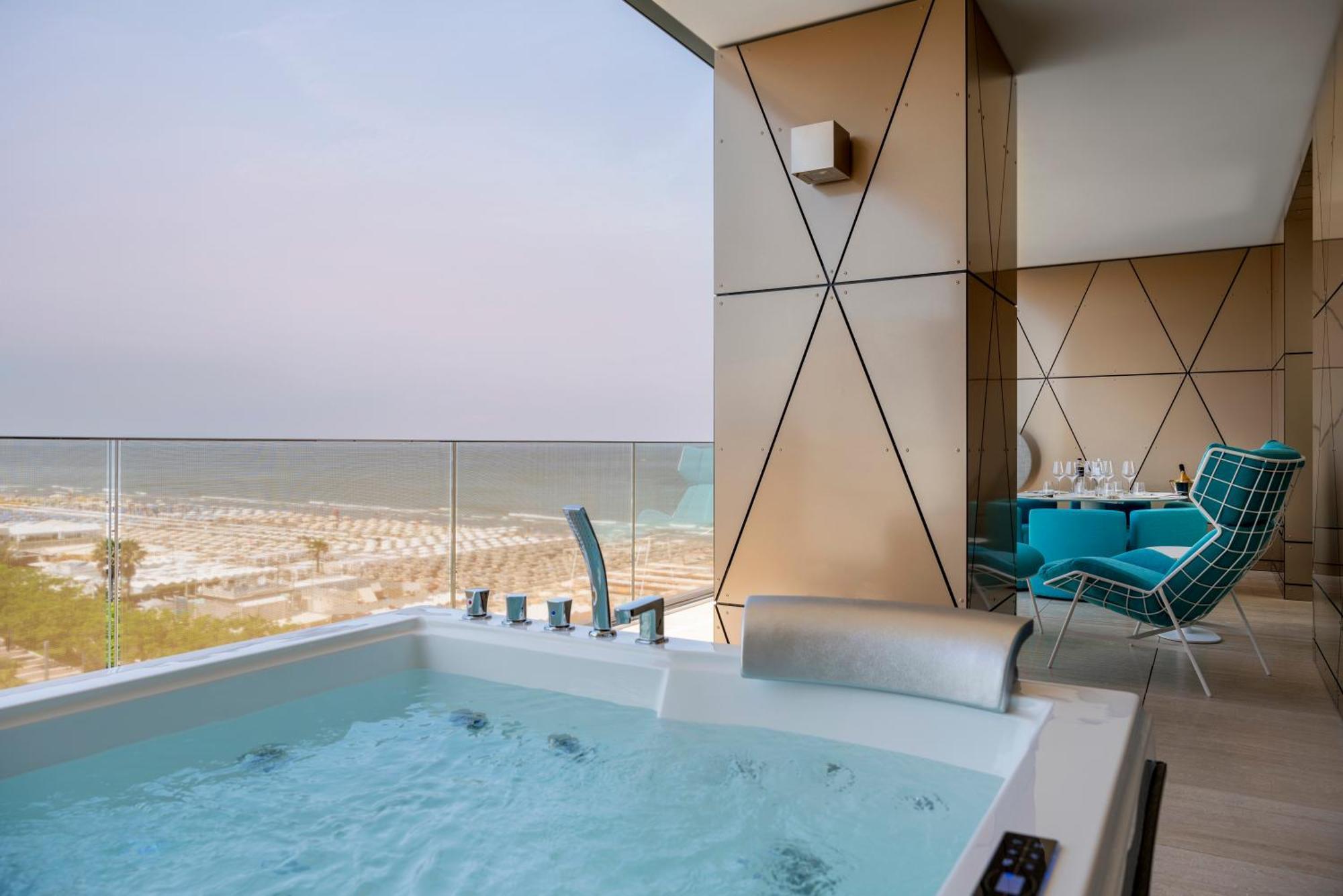 Promenade **** Hotel 5*