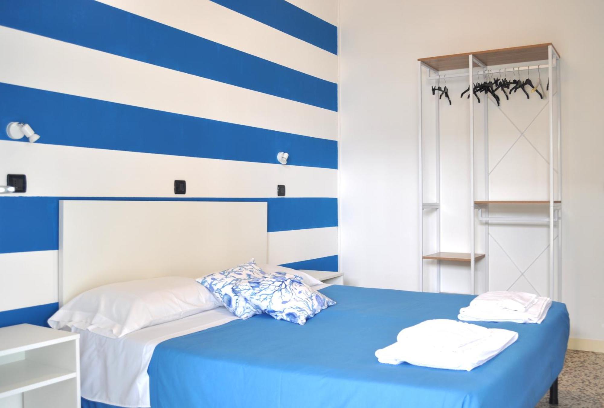 Susy - Ambienti Rinnovati 2022 - Direttamente Su Viale Dante E A Due Passi Dal Mare Hotel Riccione