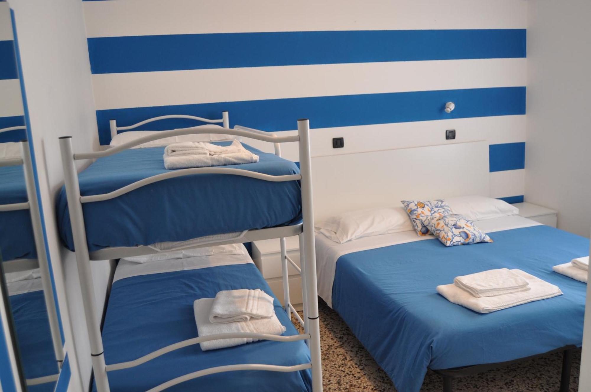 Susy - Ambienti Rinnovati 2022 - Direttamente Su Viale Dante E A Due Passi Dal Mare Hotel 2*