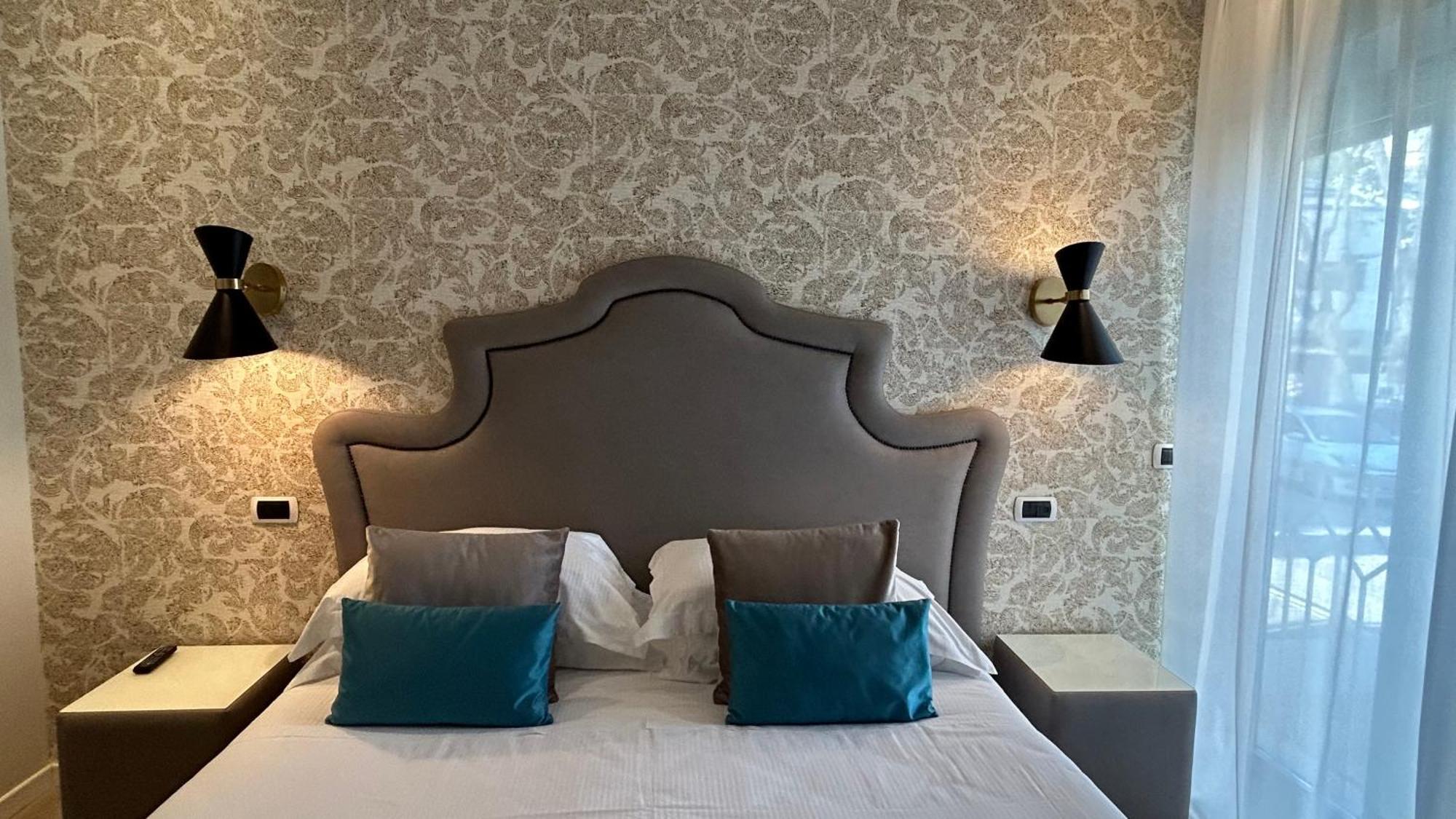Aparthotel Lungomare - Charming Riccione
