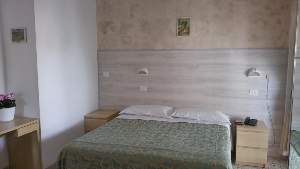 Canasta Hotel 2*