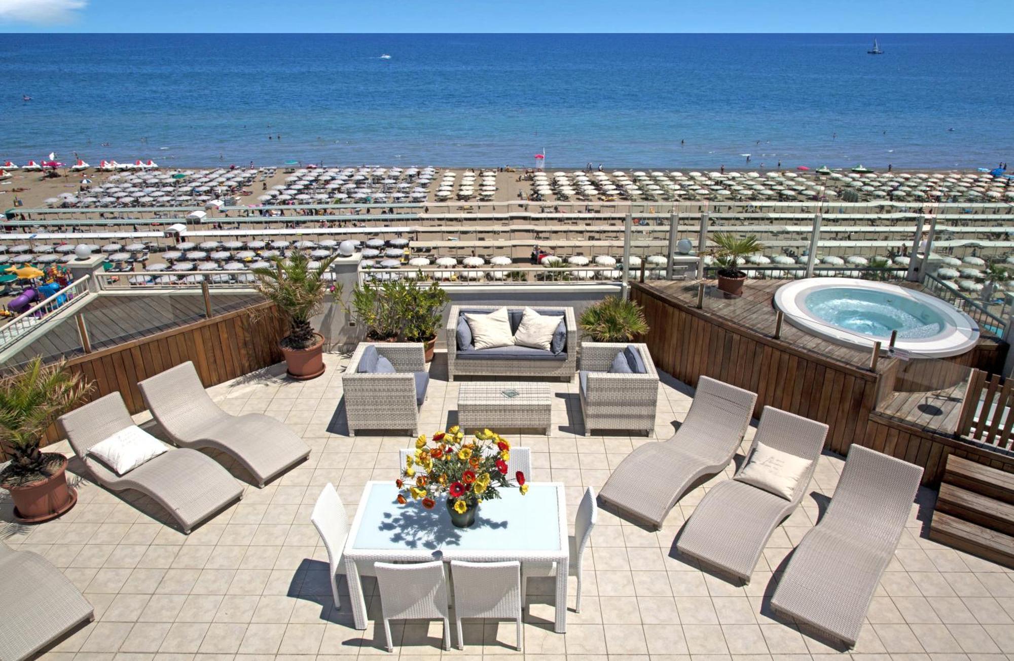 Hotel Ca' Bianca Riccione