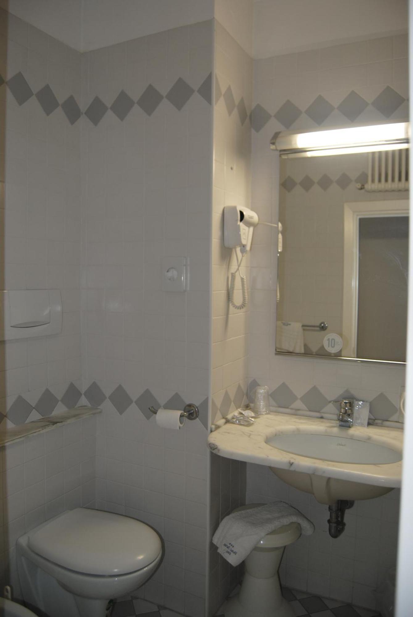 Hotel Carlton 3*