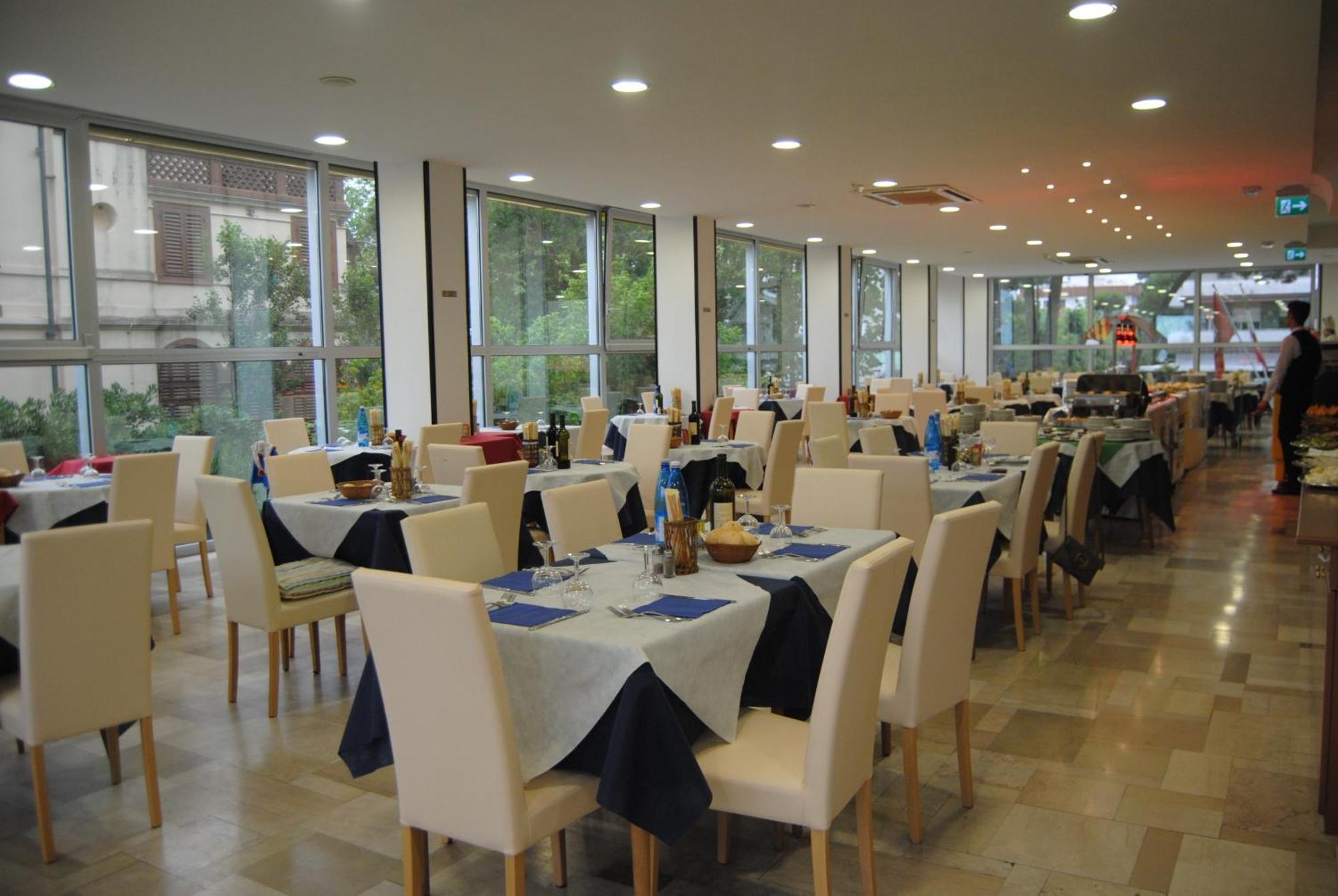 Hotel Carlton 3*