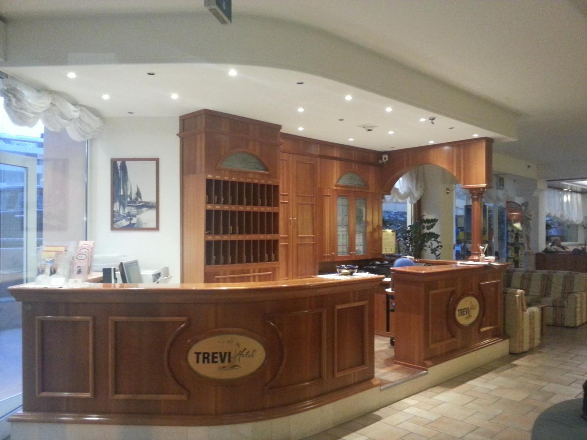 Trevi Riccione, In Centro Sul Mare Con Cucina