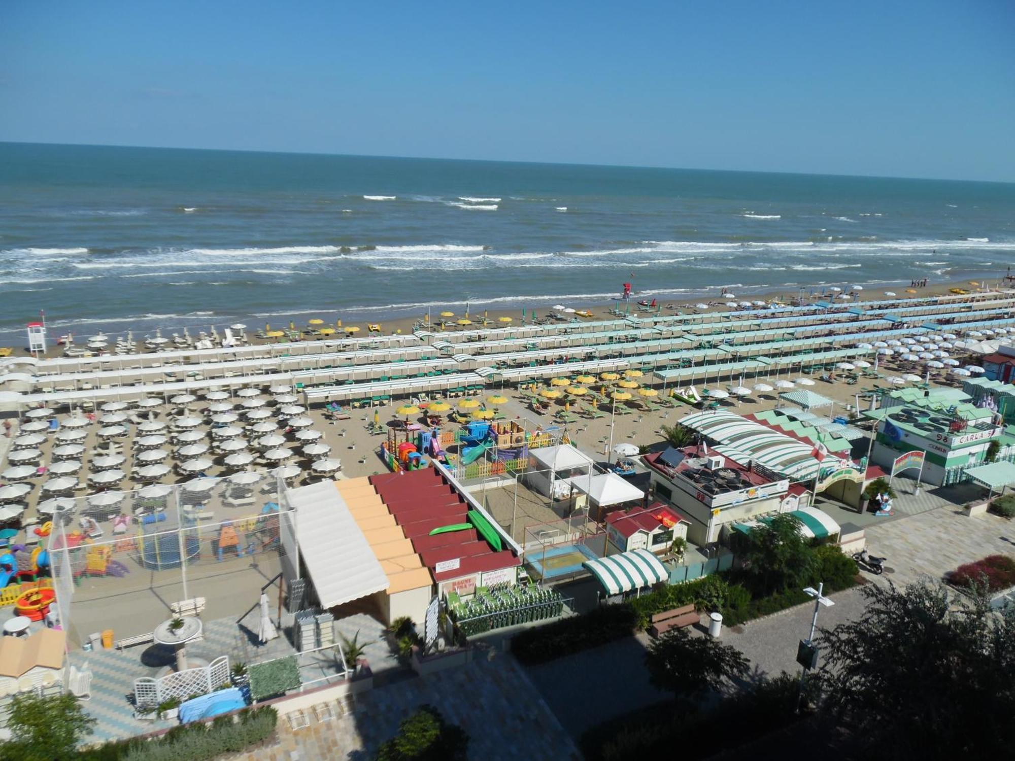 Daniel's Fronte Mare 3*