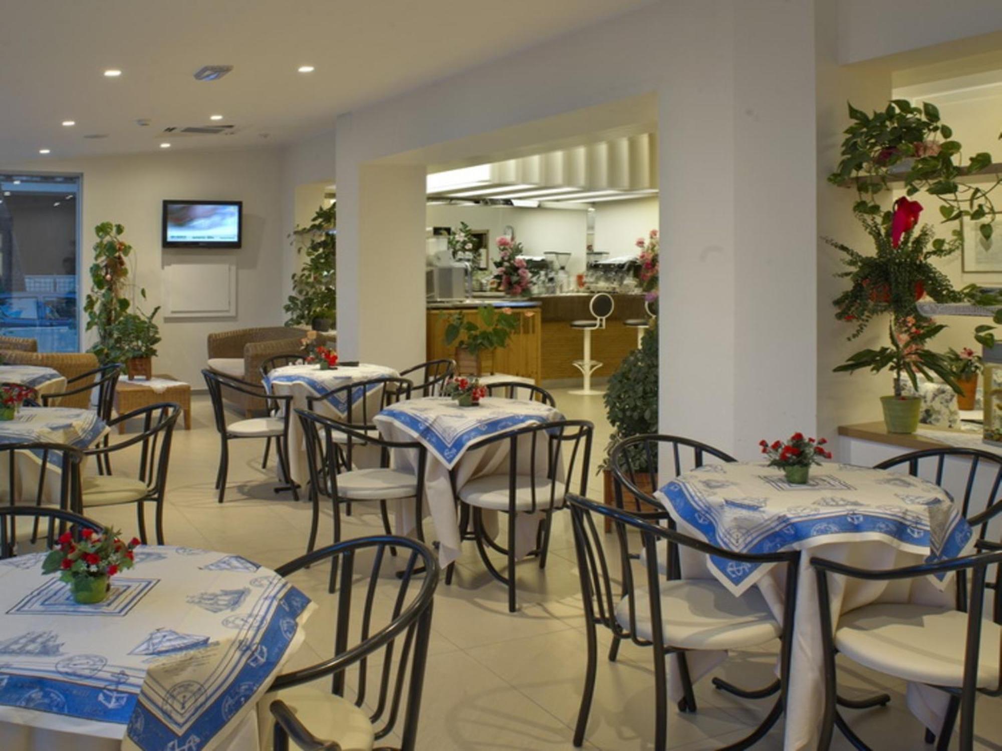 Nives Hotel Riccione