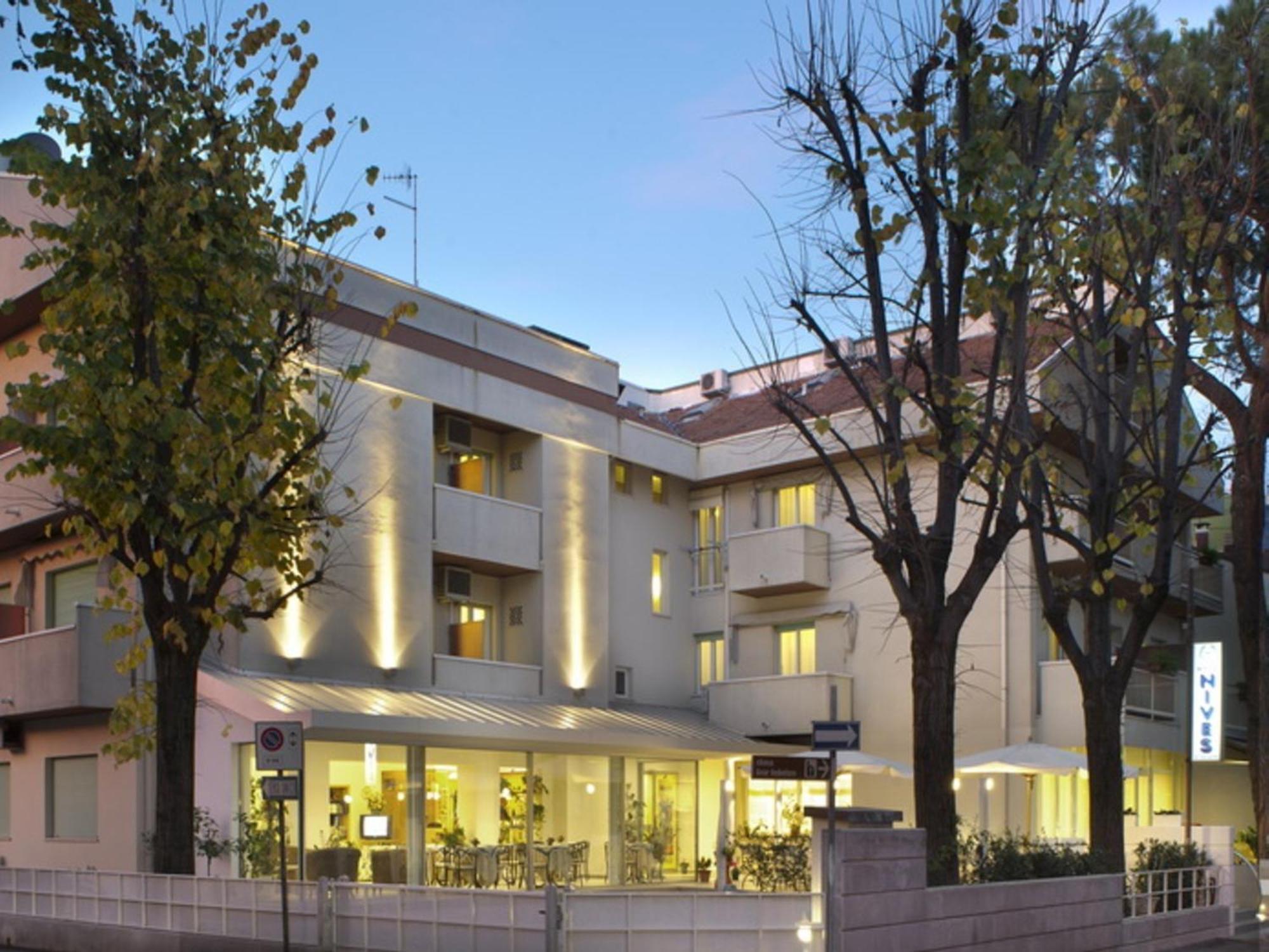 Nives Riccione