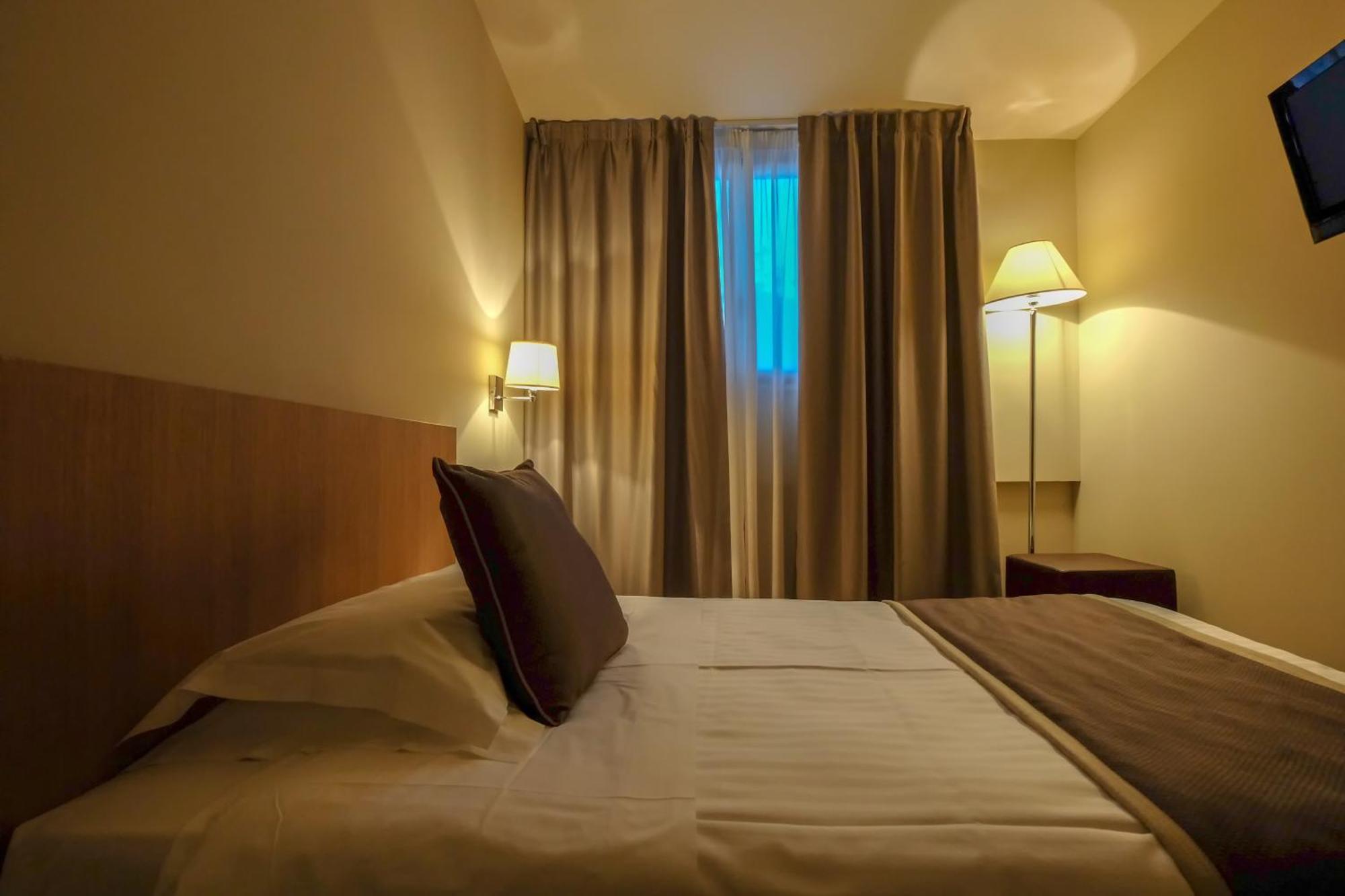 De La Hotel 4*