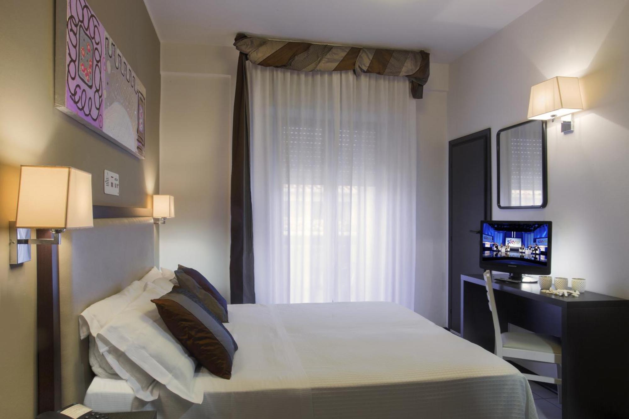Ambassador Hotel 3*