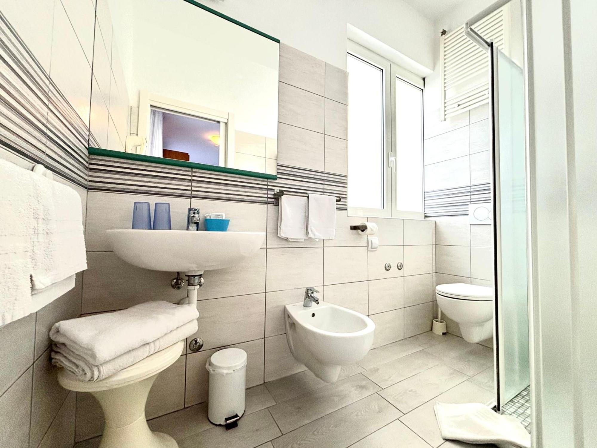 Iride Suite, Breakfast&brunch - Ideale Per Famiglie E Coppie Hotel 2*