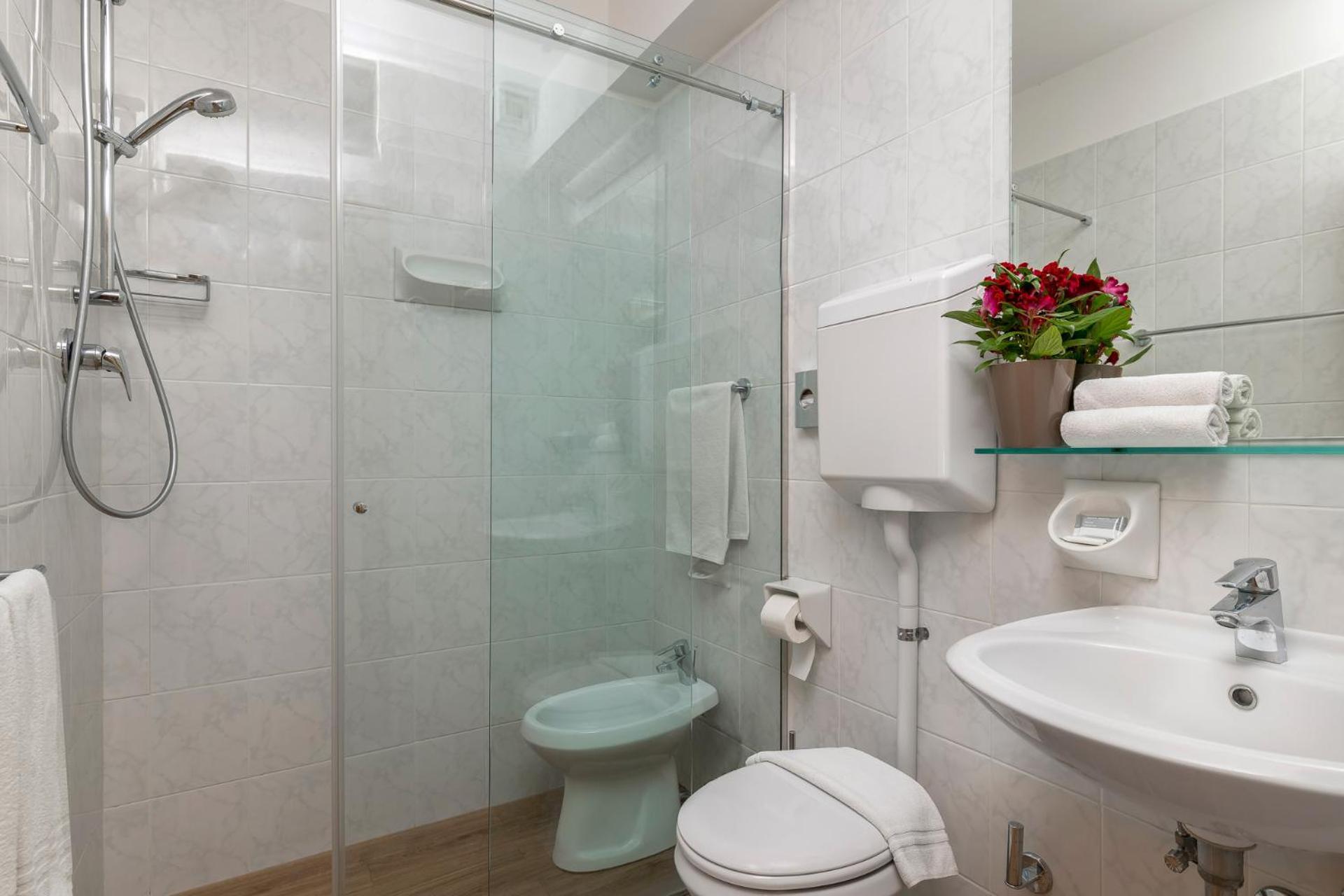 Adlon - Fronte Mare Hotel 3*
