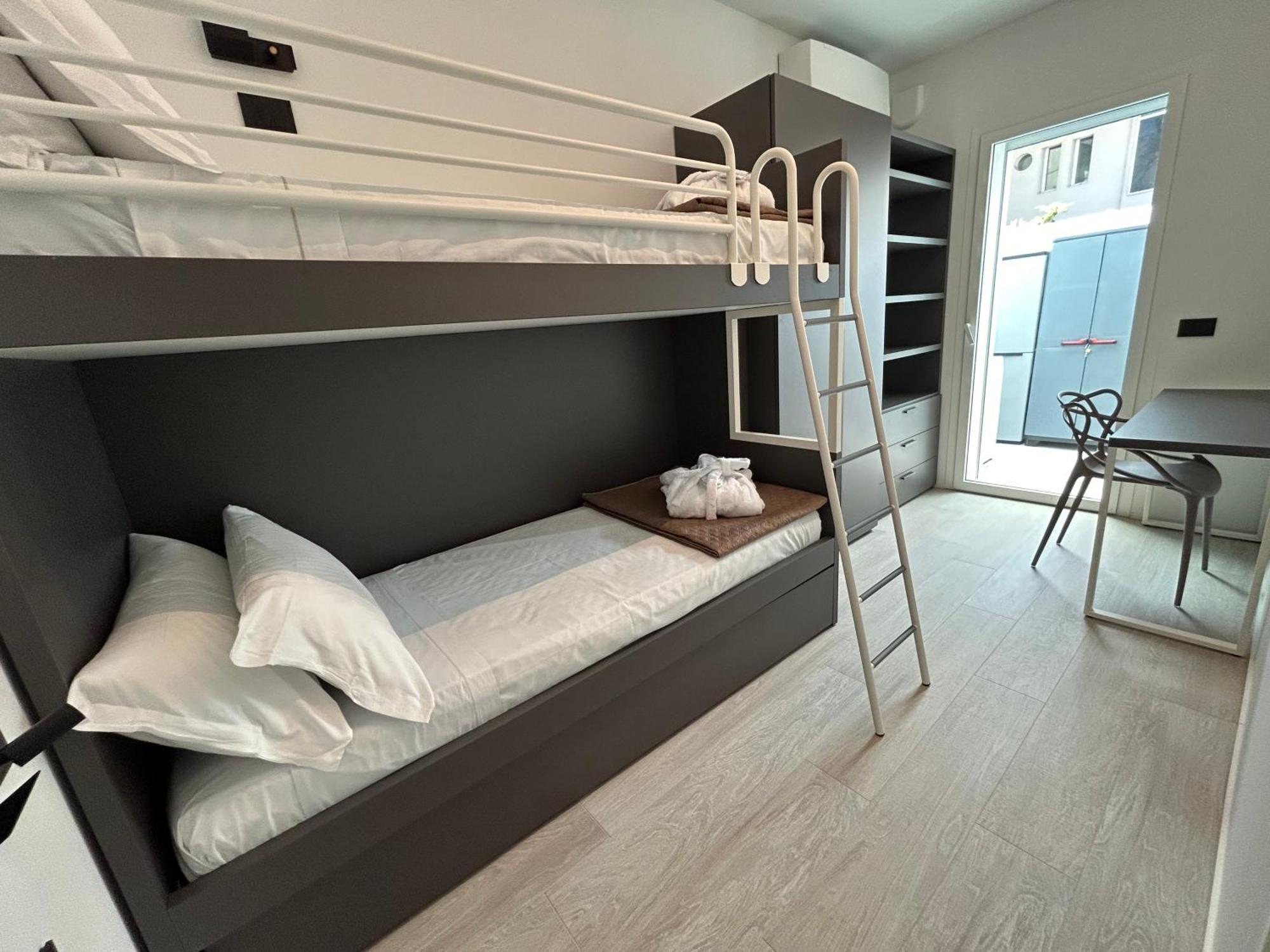 Luxury Ceccarini - Lungomare Con Parcheggio Privato Villa