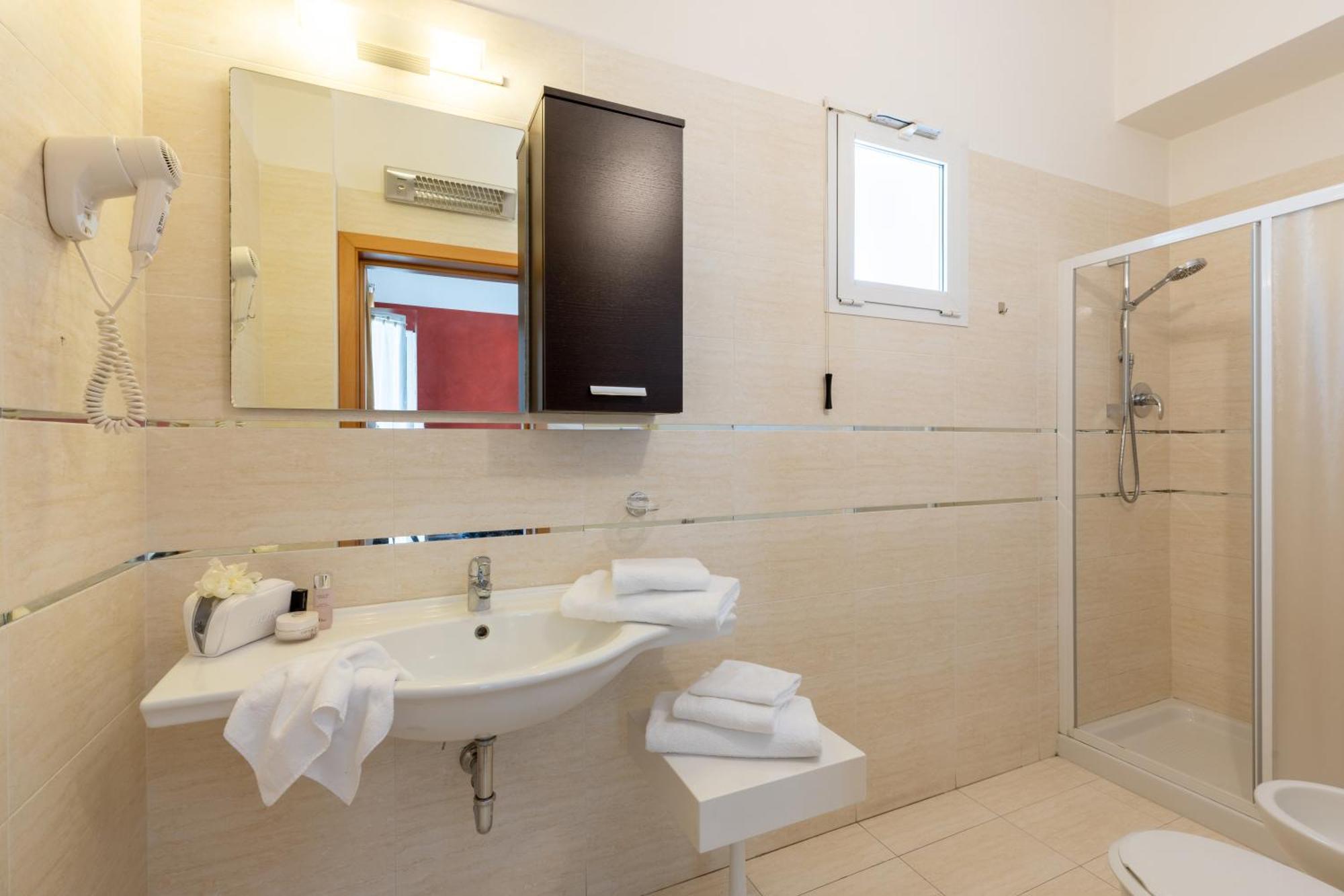 Adriatica Hotel 3*