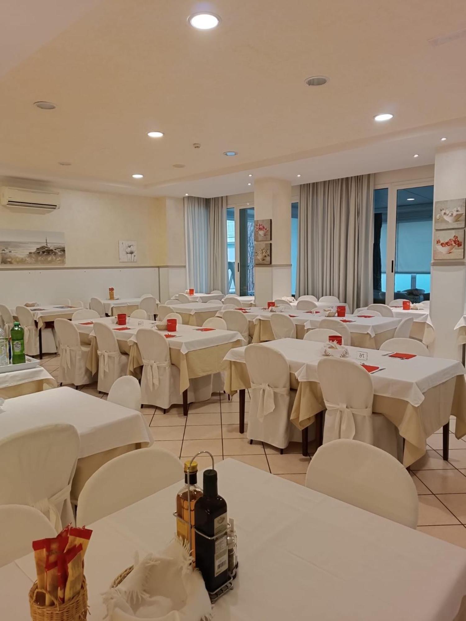 Aurelia Hotel 2*