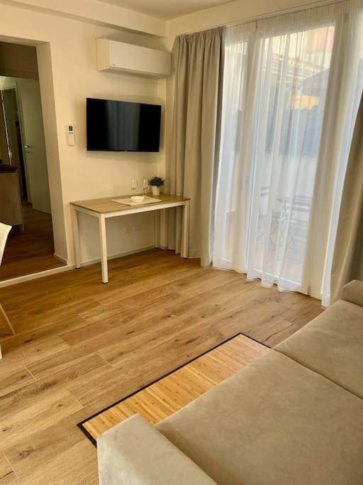 Casa Silvia, Bilocale Nuovo A 100 Mt Dal Mare Appartamento *