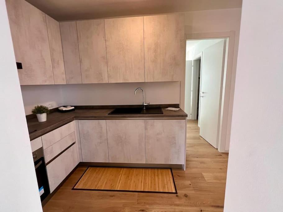 Casa Silvia, Bilocale Nuovo A 100 Mt Dal Mare * Riccione