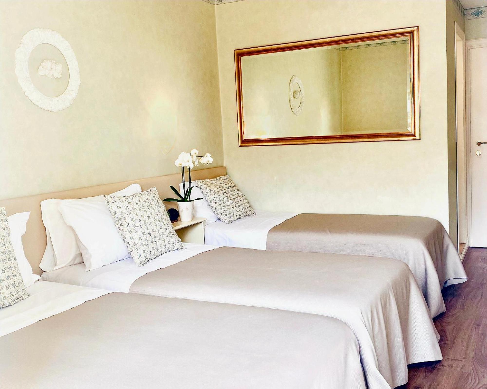 Apollo Hotel 4*