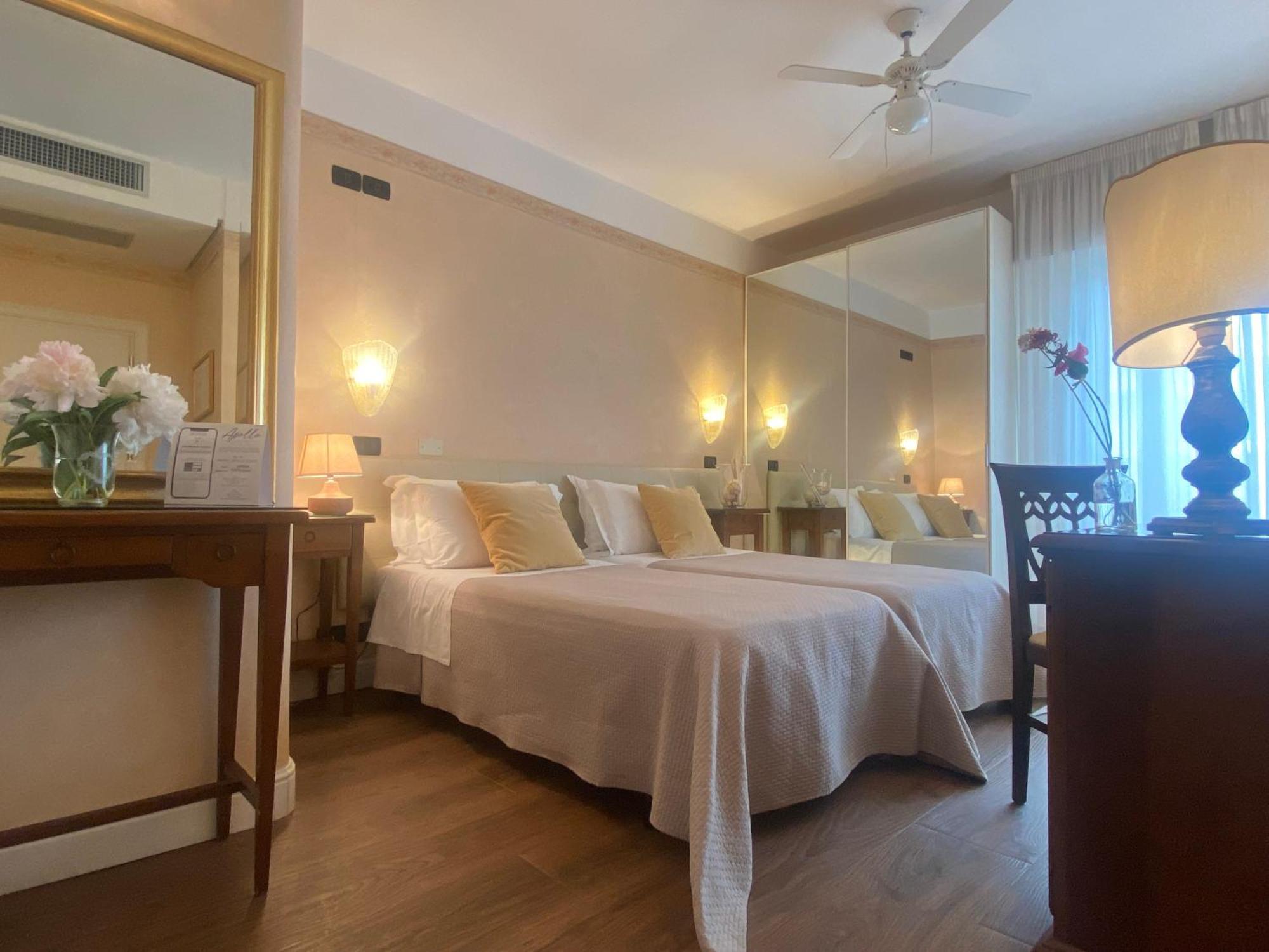 Hotel Apollo 4*