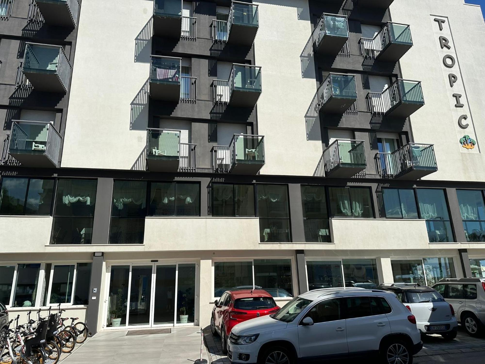 Hotel Tropic - Fronte Mare 3*