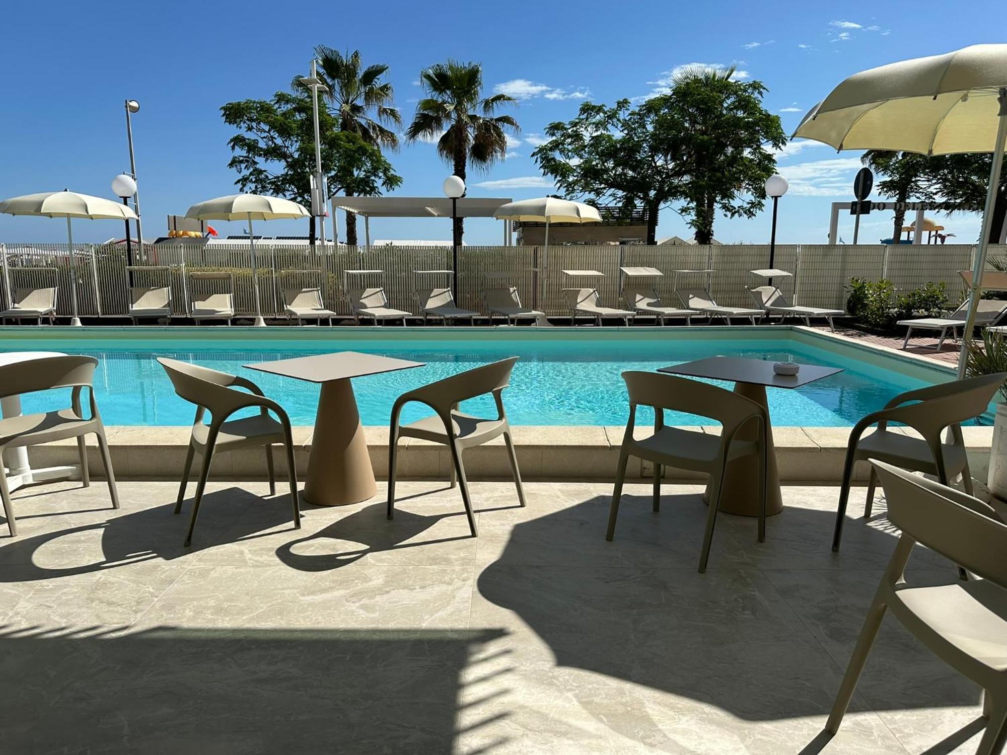 Tropic - Fronte Mare 3*