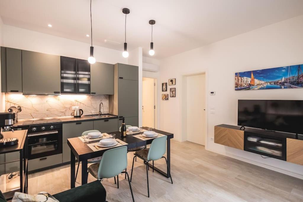 New Jungle Chic Apartment