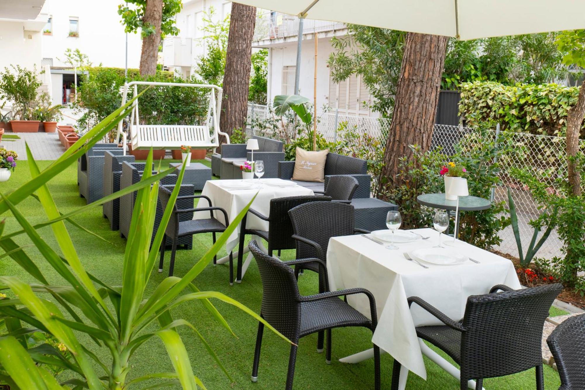 Hotel Negresco 3*