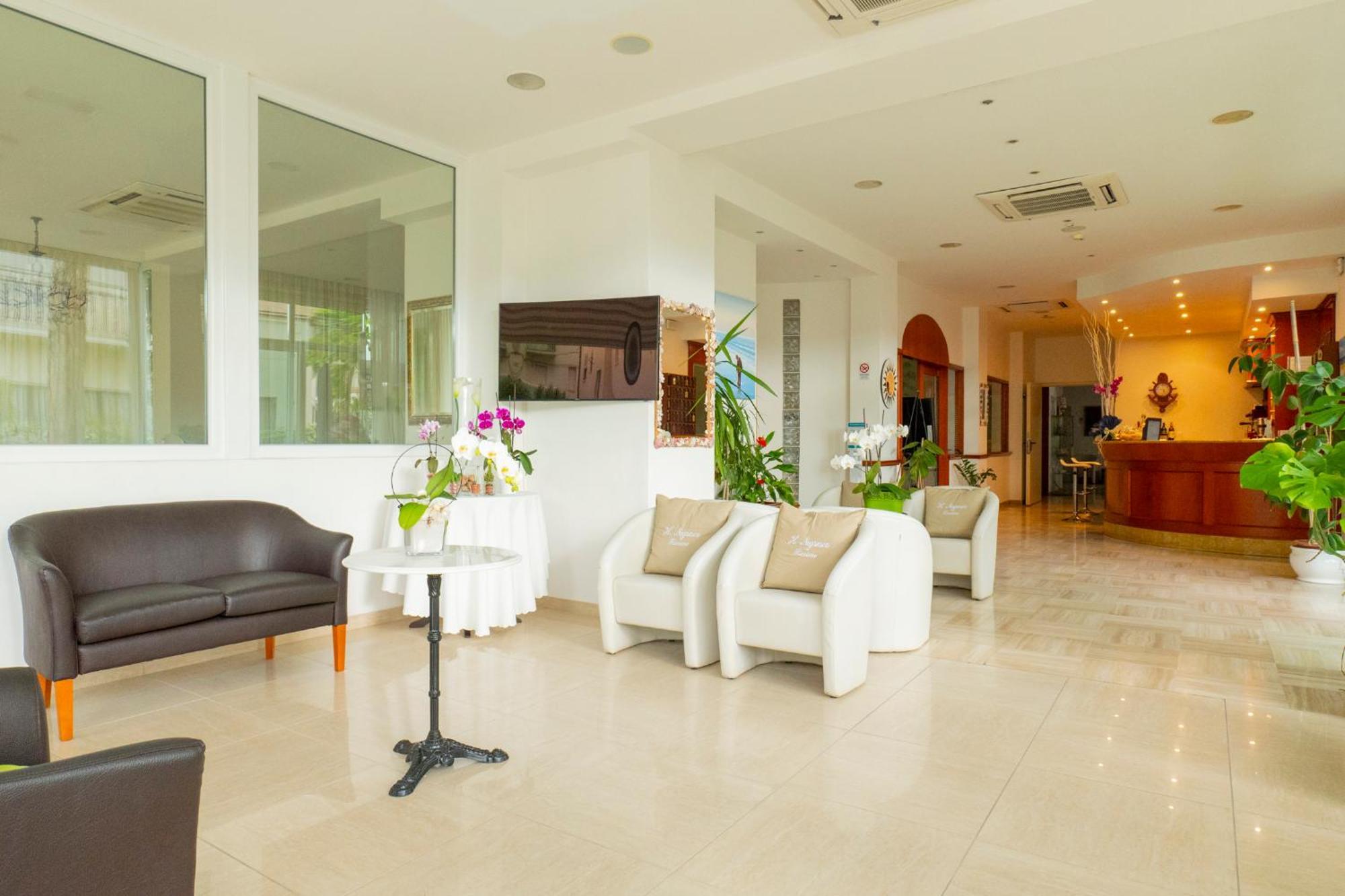 Negresco Hotel 3*