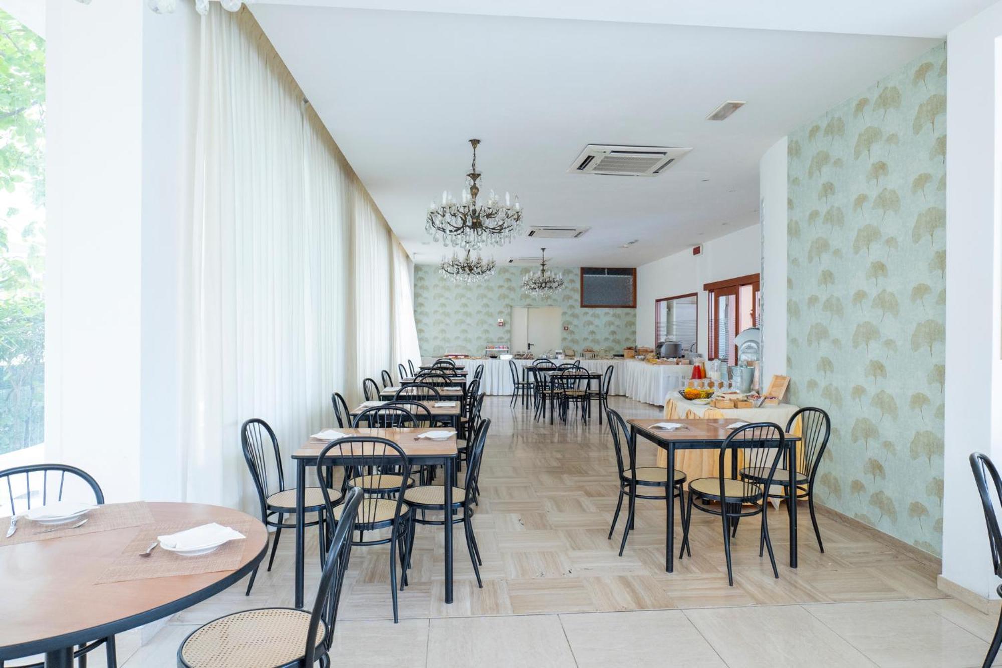 Hotel Negresco 3*
