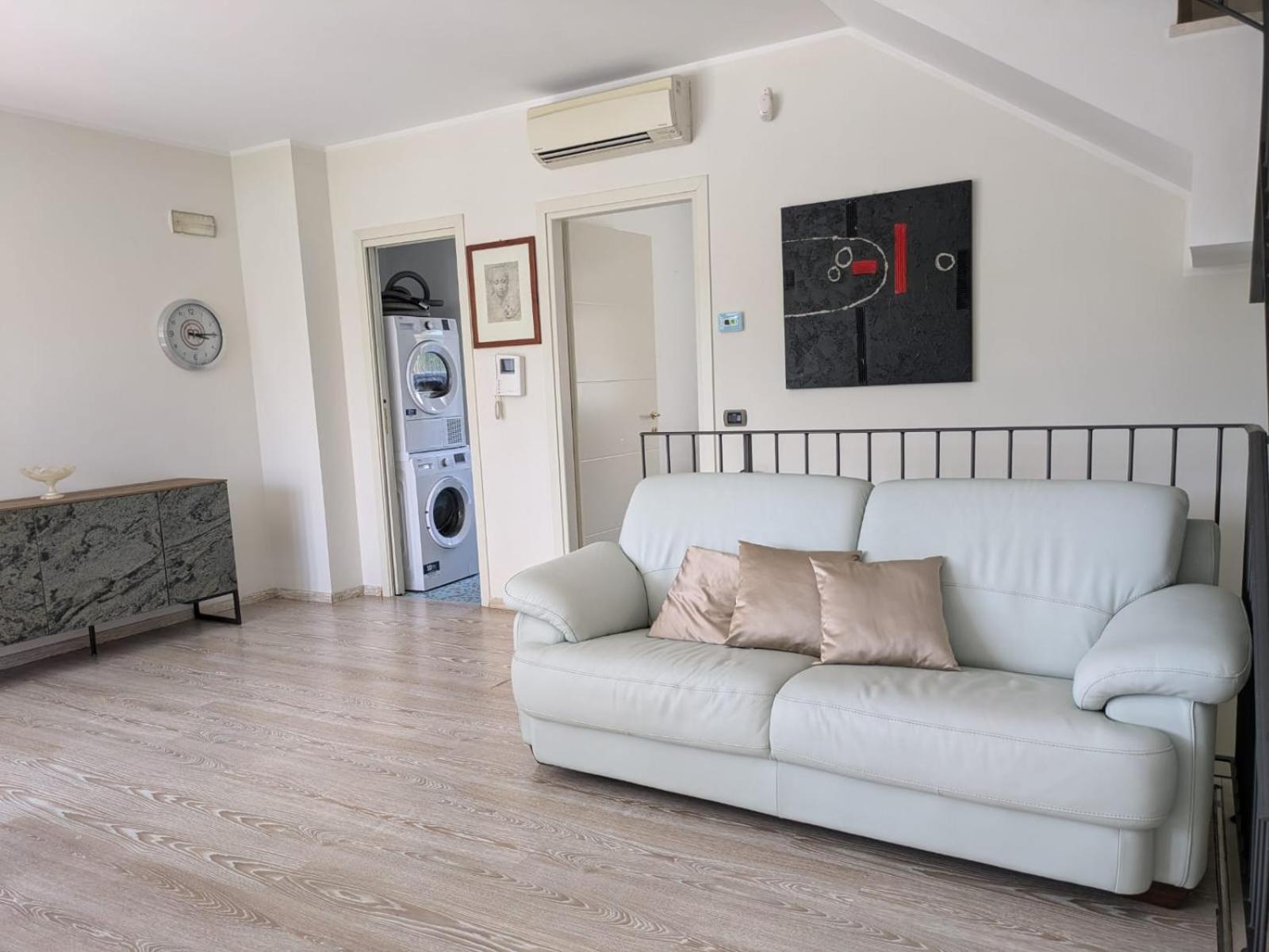 Elegante E Indipendente Apartment