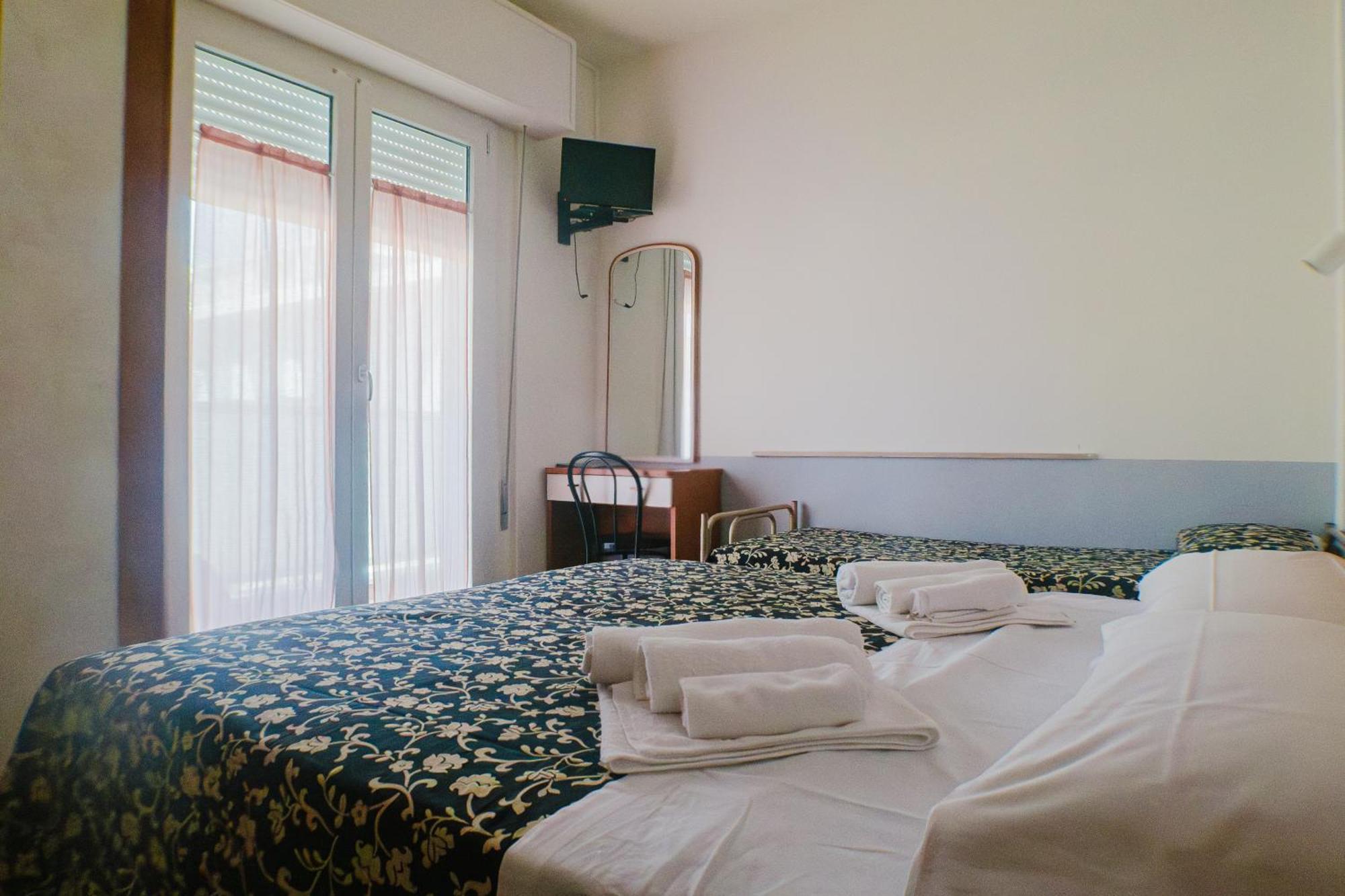 Jolie Hotel 2*