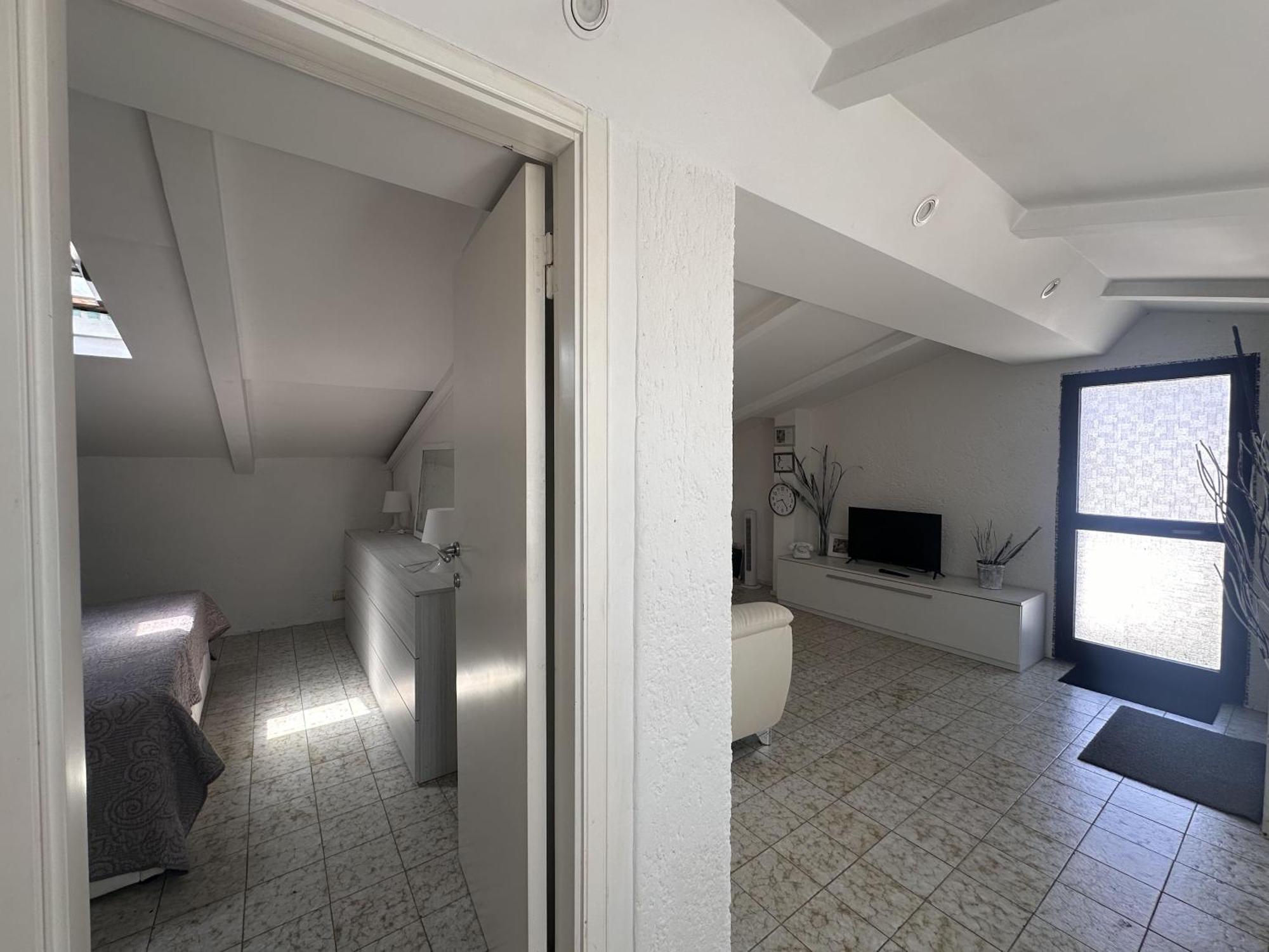 Apartment Graziosa Mansarda 5 Min A Piedi Dal Mare - Il Lupo Affitta *