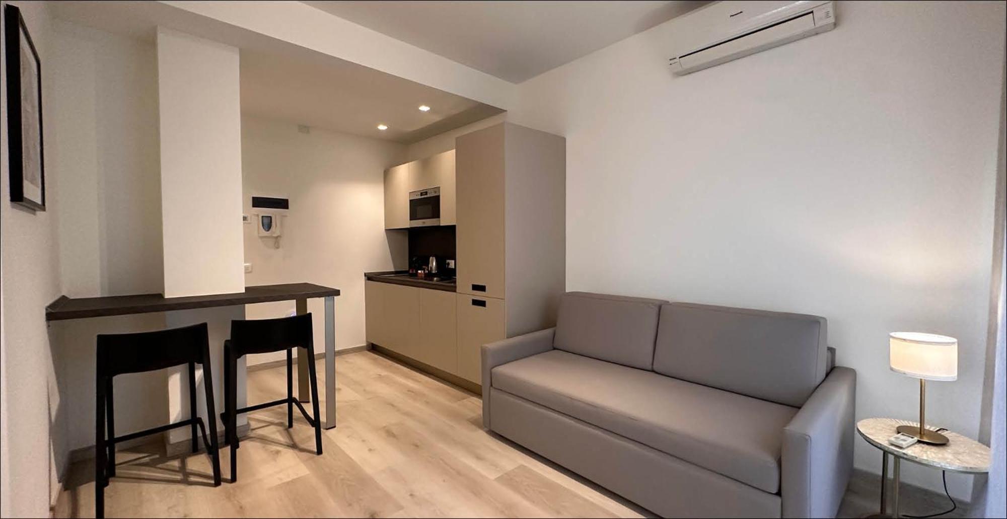 Lungomare - Charming Aparthotel Riccione
