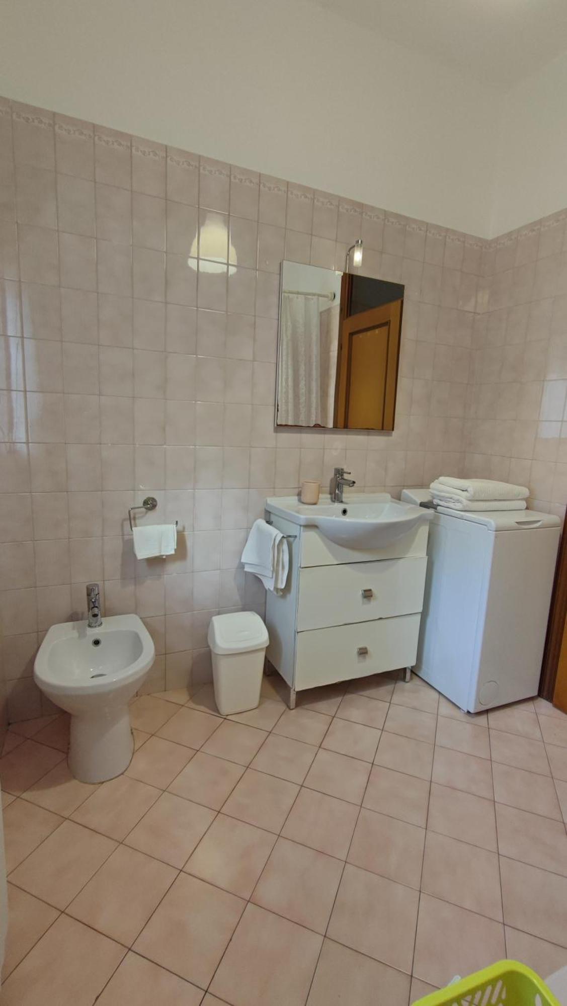 Appartamento Ampio Bilocale Con Giardino