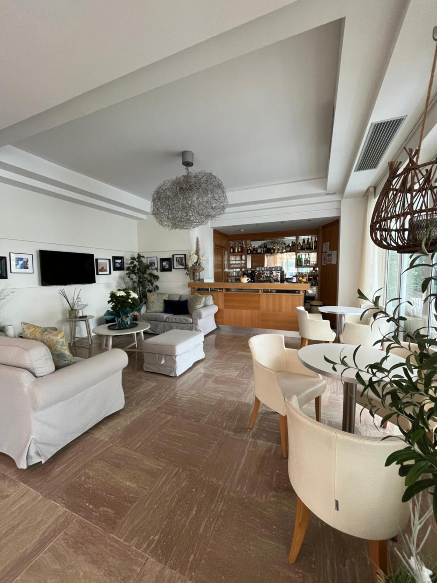 Hotel Mon Pays 3*