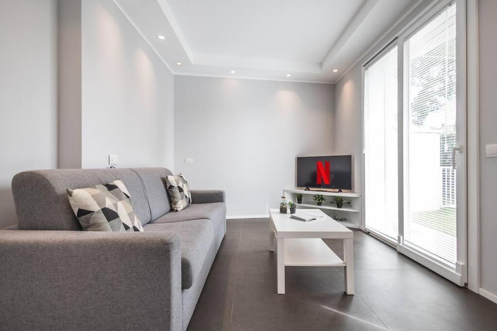 New Private Garden & Cozy Riccione