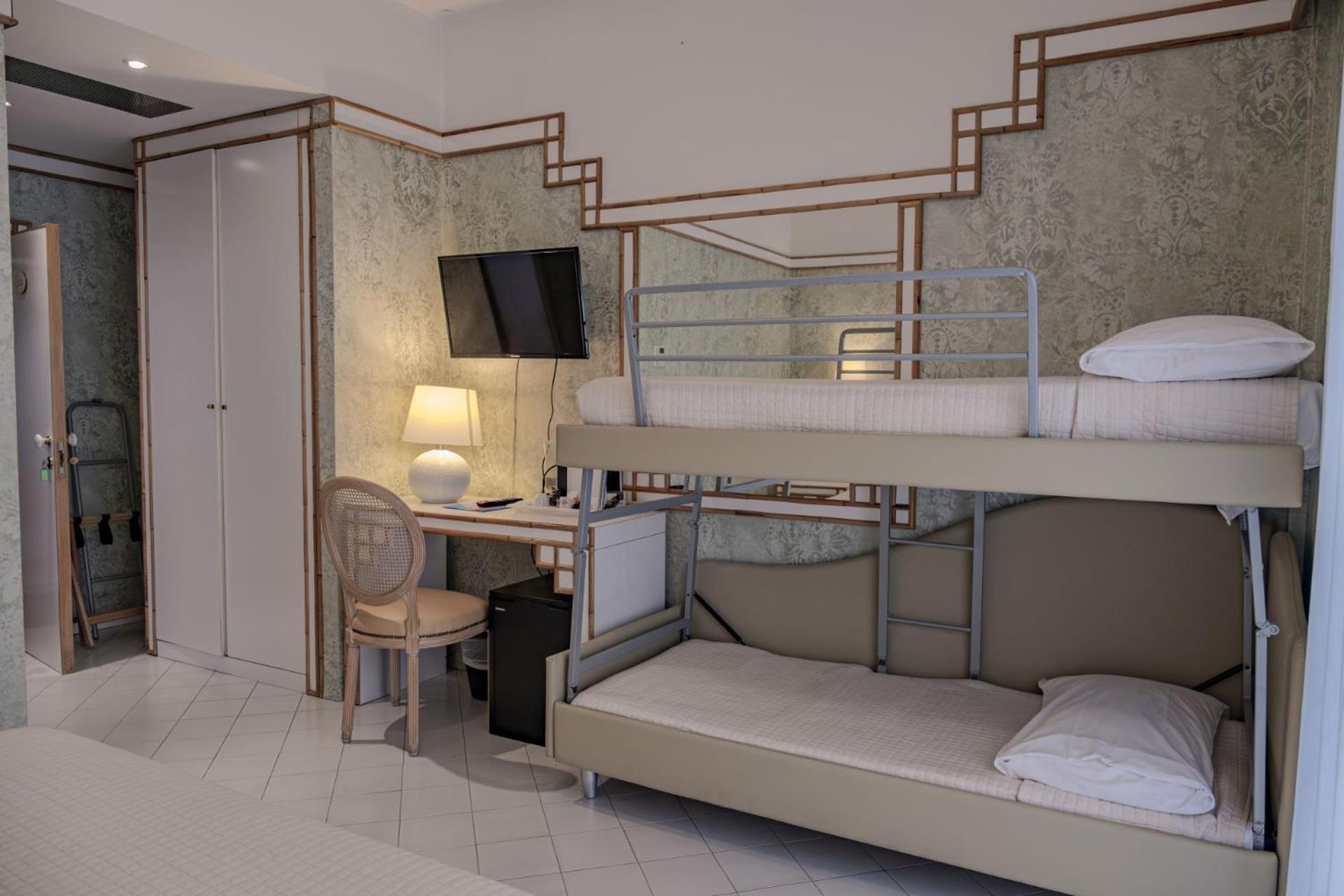 Hotel President - Vintage In Centro Riccione