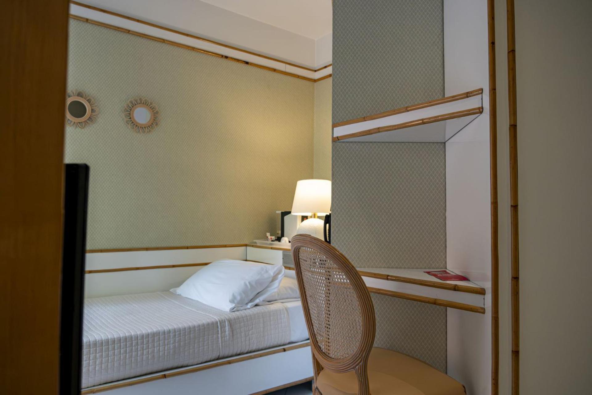 President - Vintage In Centro 4*